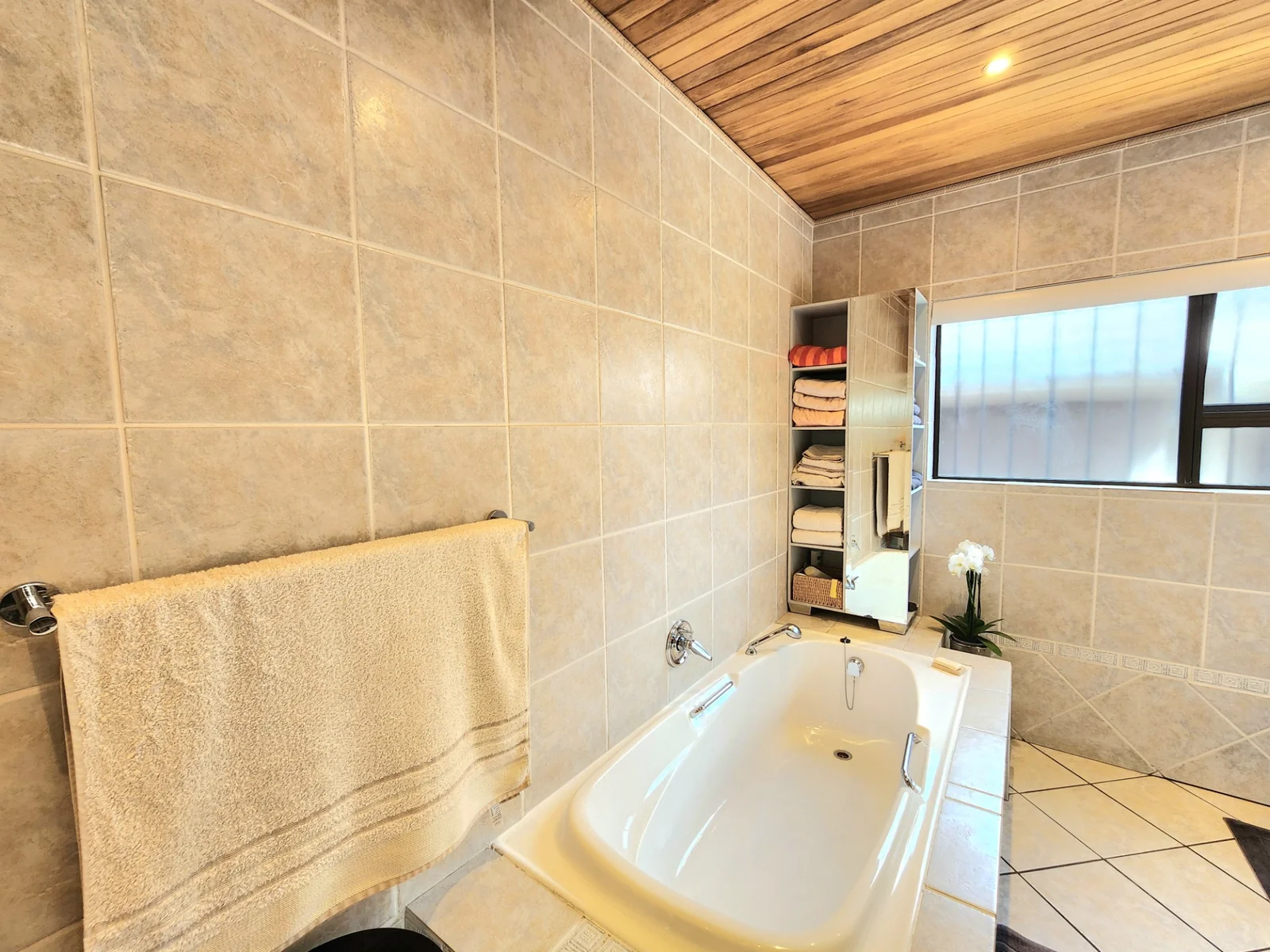 Light Filled Living, Curated Gardens and Energy Independence in Farrarmere