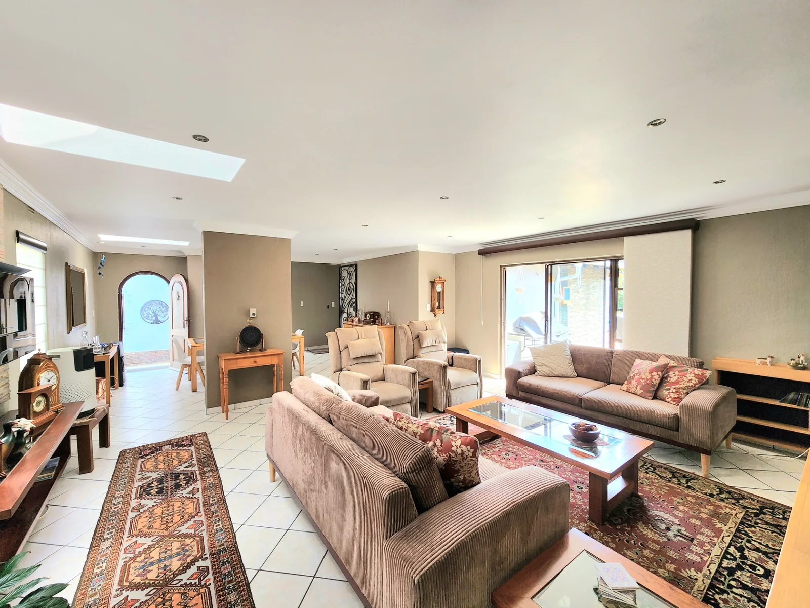 Light Filled Living, Curated Gardens and Energy Independence in Farrarmere