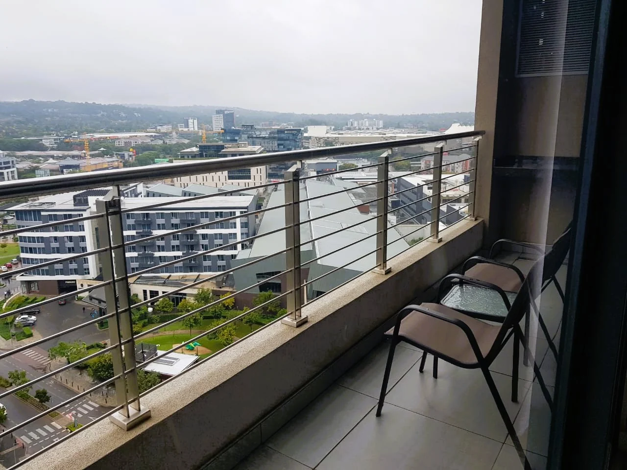 Fully Furnished Modern Apartment To Let In Menlyn