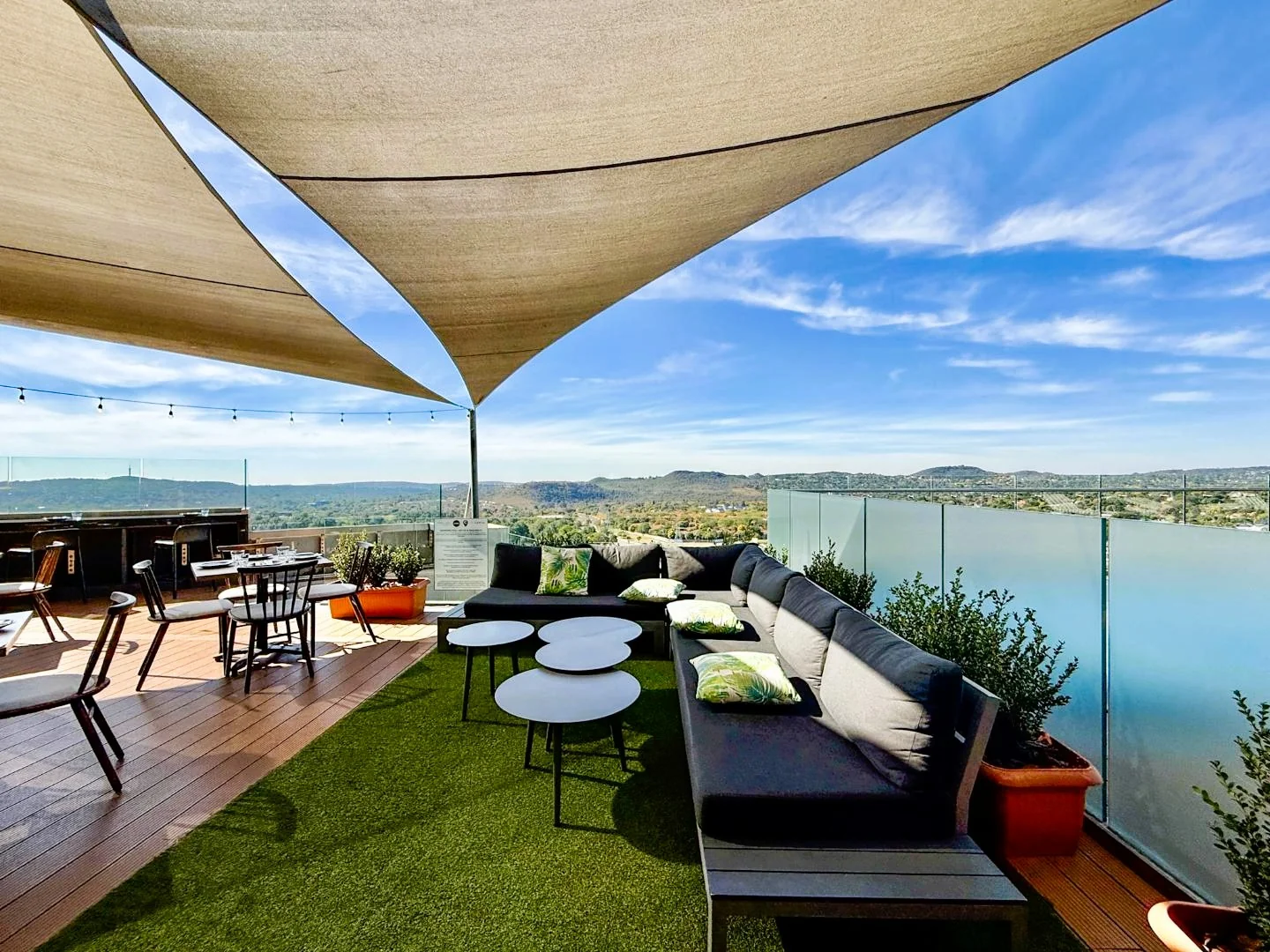 Fully Furnished Modern Apartment To Let In Menlyn