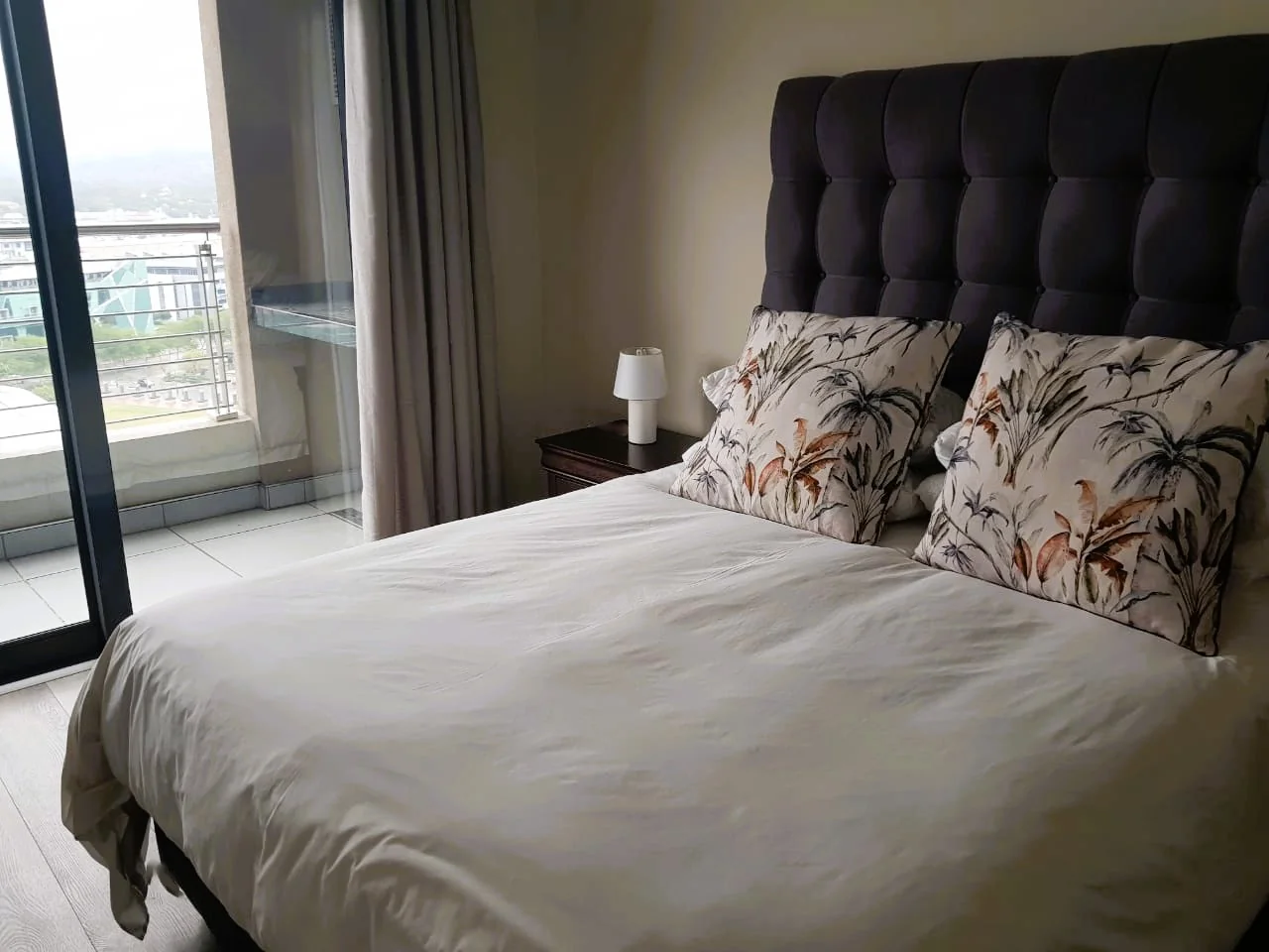 Fully Furnished Modern Apartment To Let In Menlyn