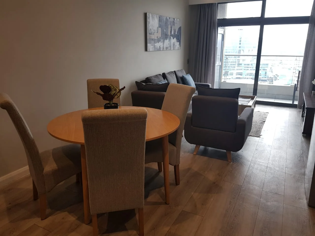 Fully Furnished Modern Apartment To Let In Menlyn