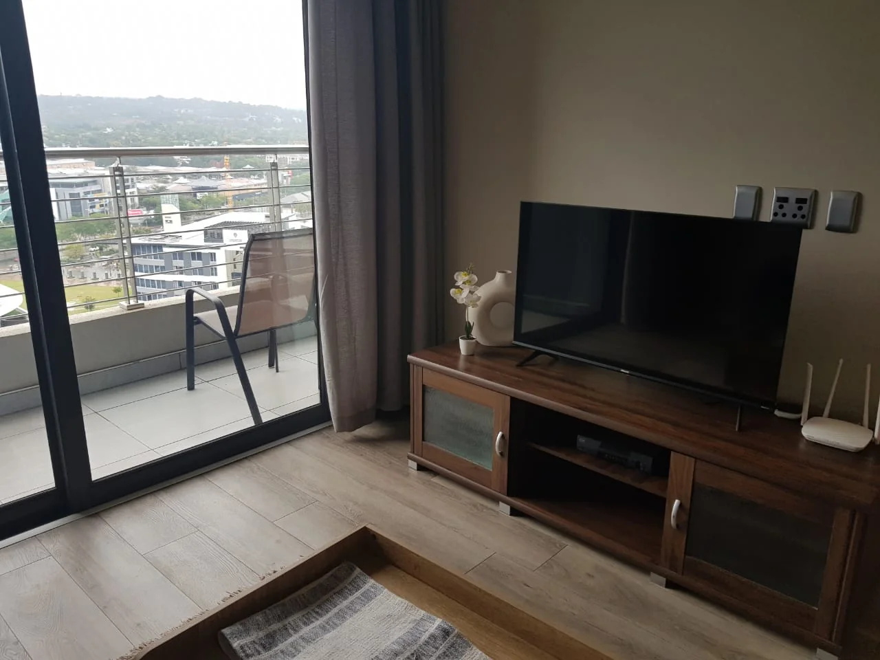 Fully Furnished Modern Apartment To Let In Menlyn