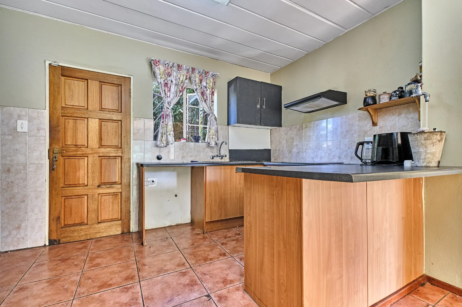 Stunning 3 Bedroom, 2 bathroom, pet friendly home