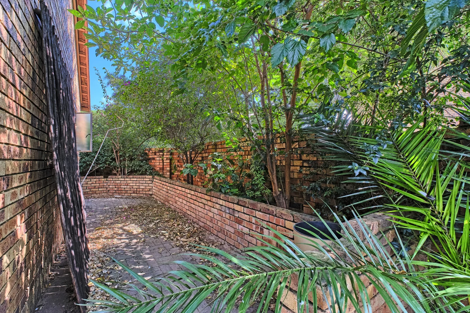 Stunning 3 Bedroom, 2 bathroom, pet friendly home