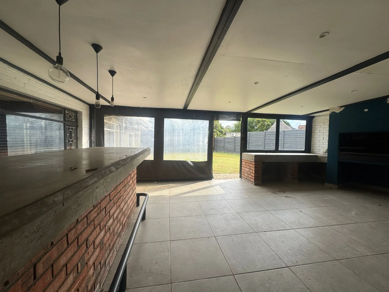 5 Bedroom, 3 Bathroom , Large Family Home On Extra Large Stand