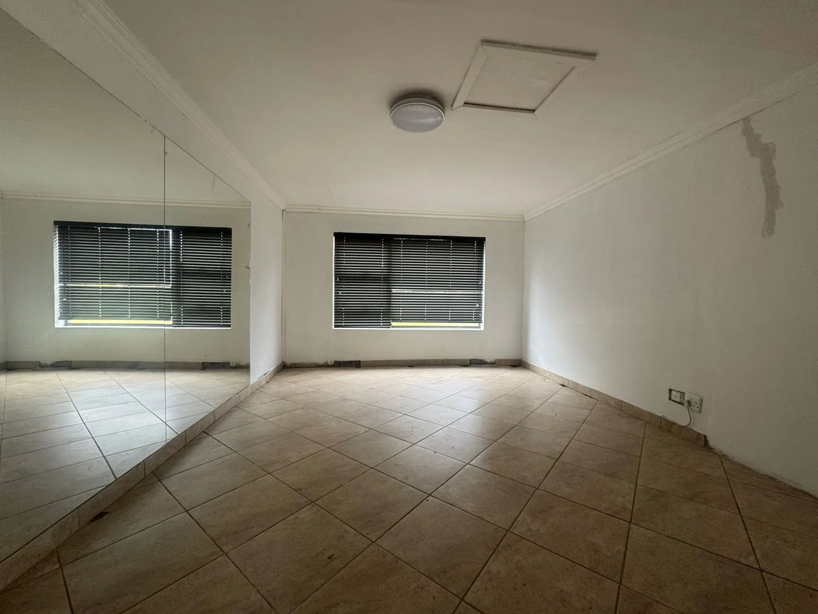 5 Bedroom, 3 Bathroom , Large Family Home On Extra Large Stand