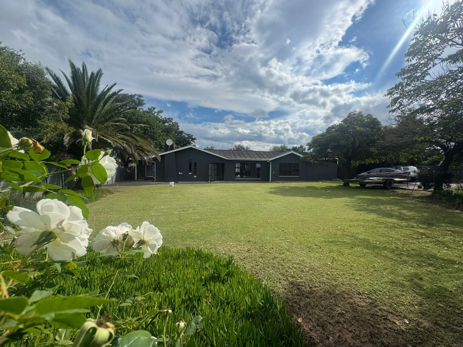 5 Bedroom, 3 Bathroom , Large Family Home On Extra Large Stand