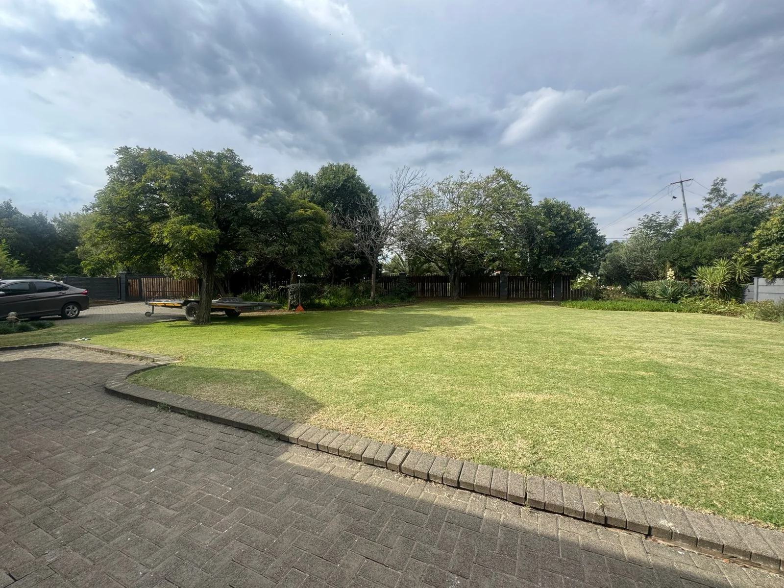 5 Bedroom, 3 Bathroom , Large Family Home On Extra Large Stand