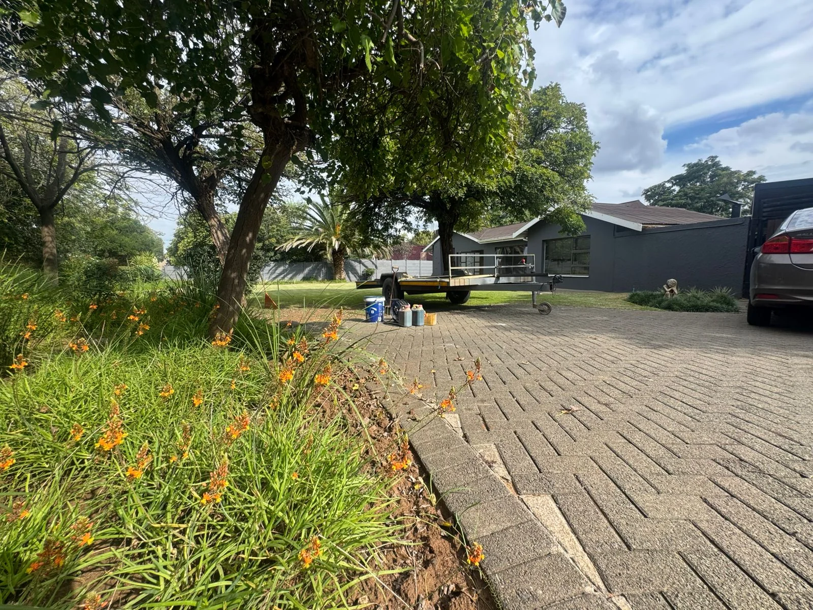 5 Bedroom, 3 Bathroom , Large Family Home On Extra Large Stand