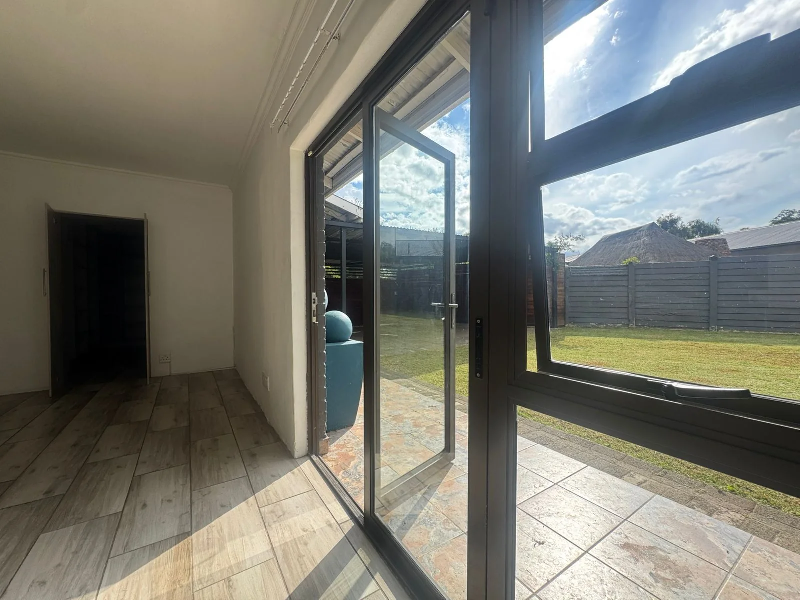 5 Bedroom, 3 Bathroom , Large Family Home On Extra Large Stand