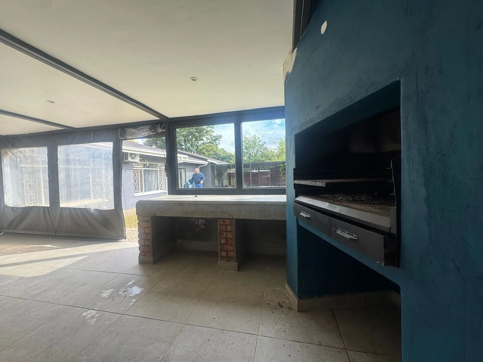 5 Bedroom, 3 Bathroom , Large Family Home On Extra Large Stand