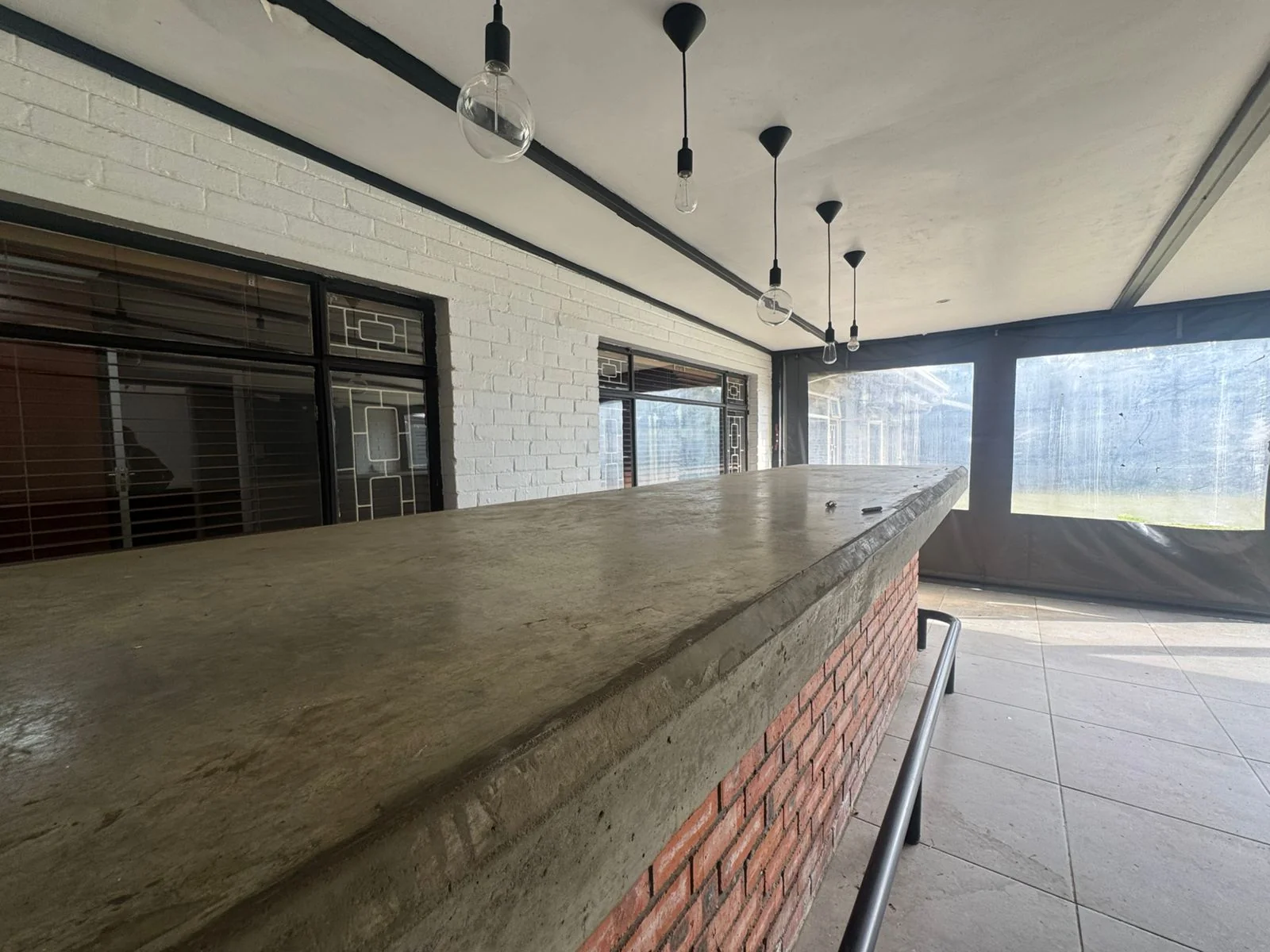 5 Bedroom, 3 Bathroom , Large Family Home On Extra Large Stand