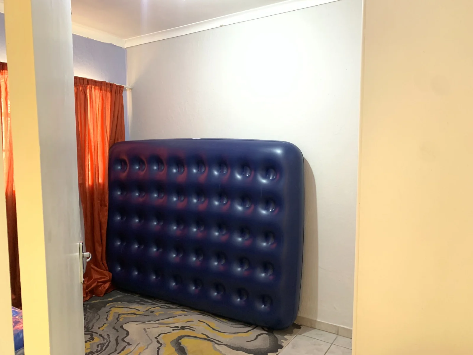 Spacious Corner Apartment in a Secure Complex – Ideal for Living or Investment