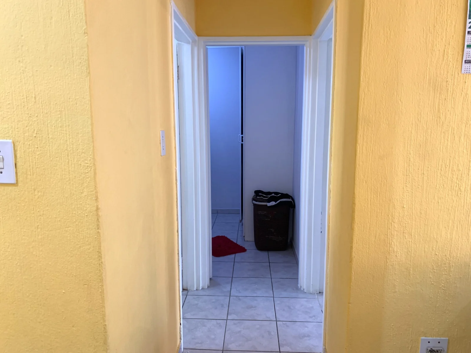 Spacious Corner Apartment in a Secure Complex – Ideal for Living or Investment