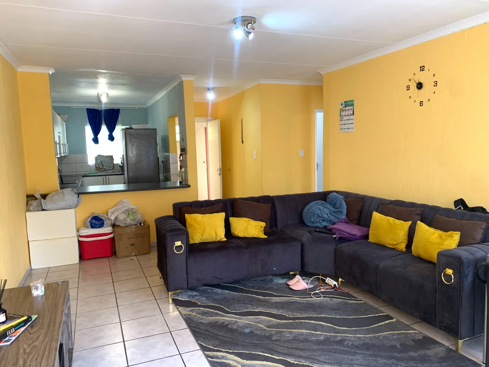 Spacious Corner Apartment in a Secure Complex – Ideal for Living or Investment