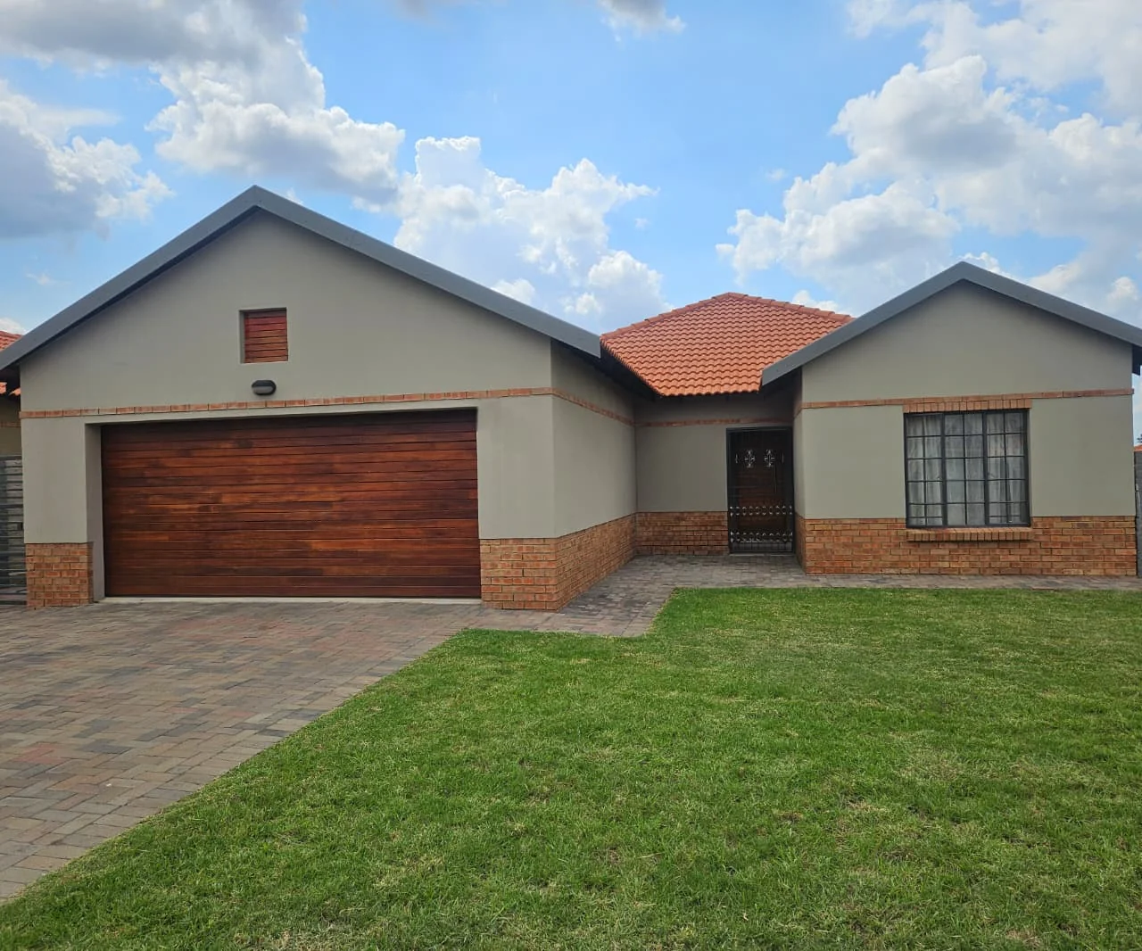 House for Sale in Hexriver Lifestyle Estate