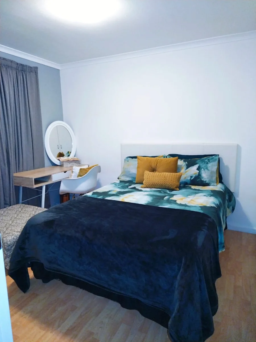 Neat 1 Bed unit for Sale - Walk to BEACH