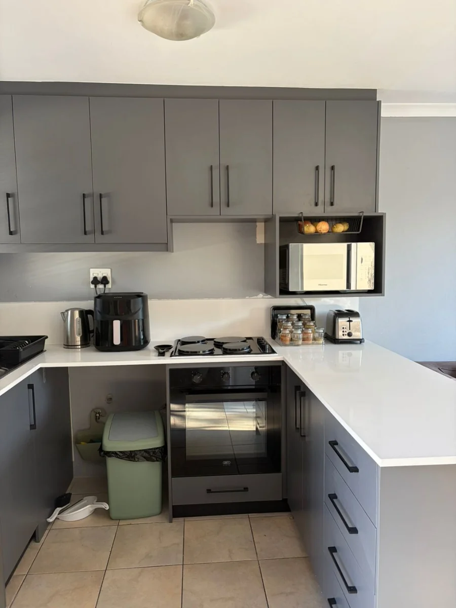 Neat 1 Bed unit for Sale - Walk to BEACH