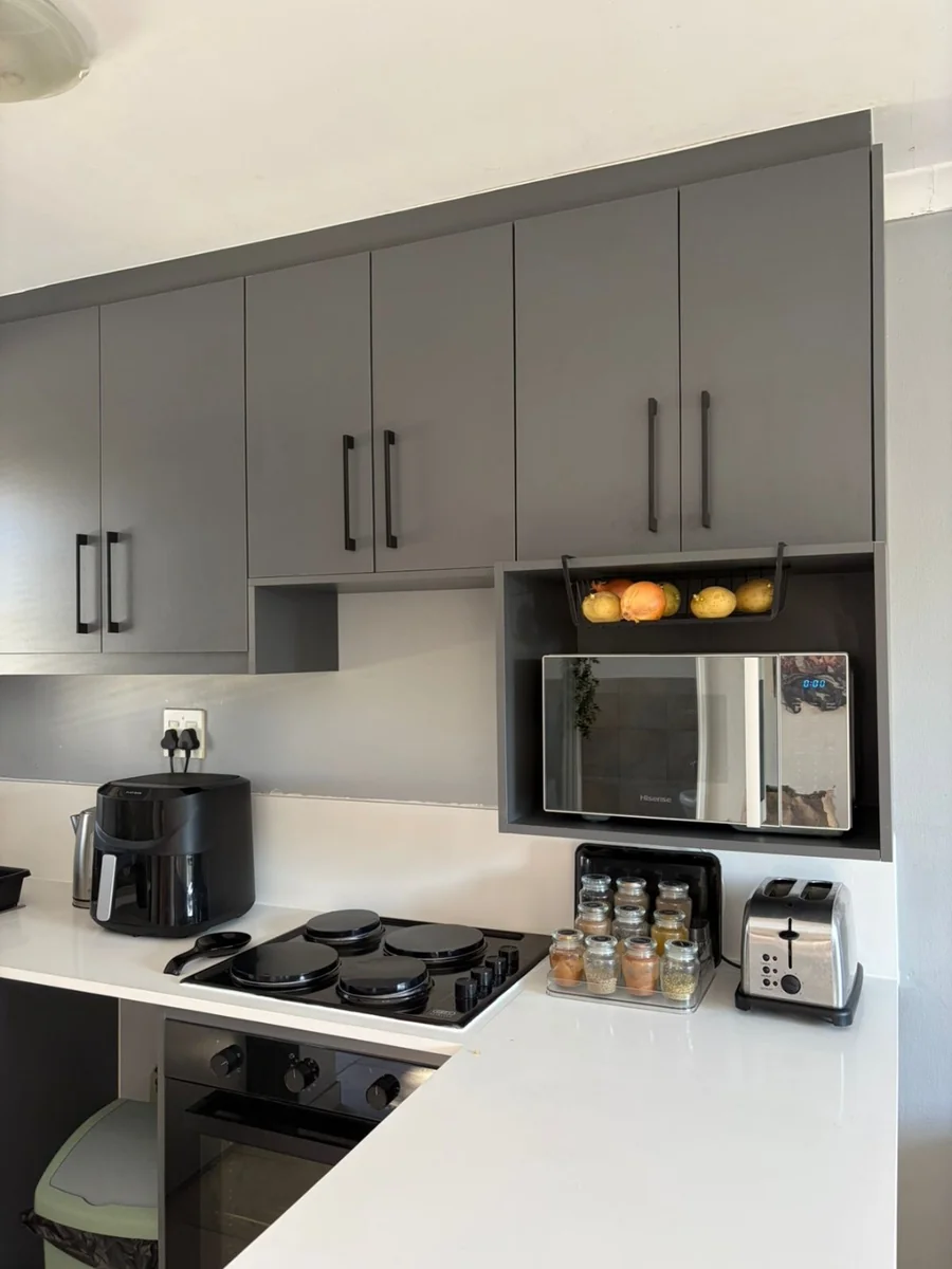 Neat 1 Bed unit for Sale - Walk to BEACH