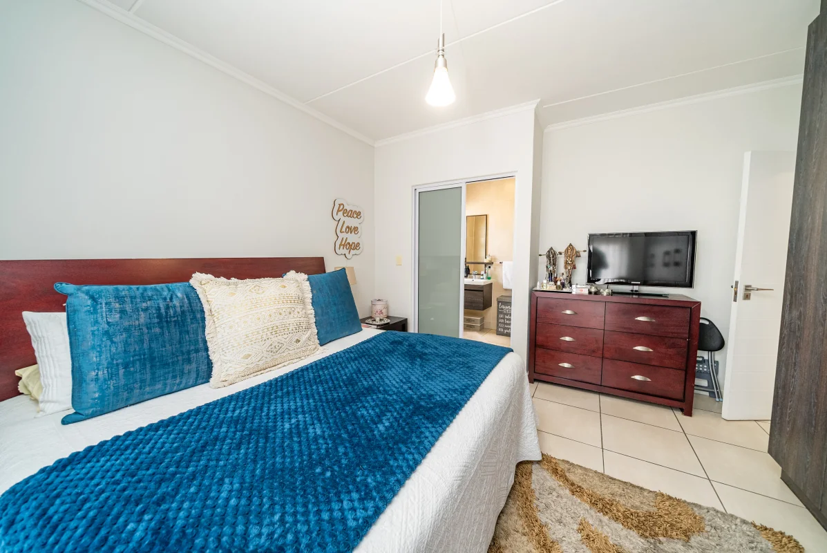 Lovely 2 Bedroom Apartment in Malakite, Greenstone Hill