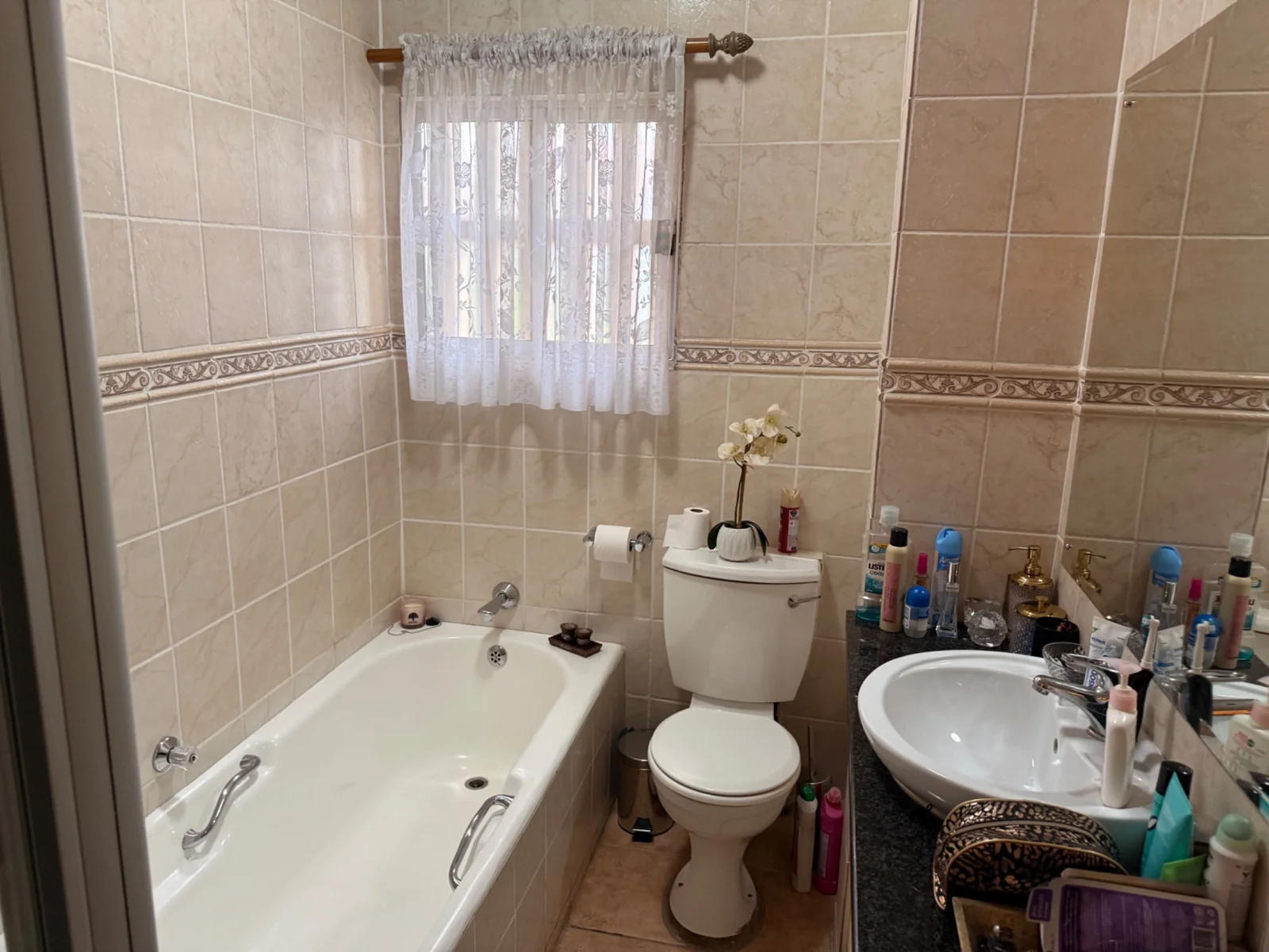 Lovely 2 Bedroom Apartment in Malakite, Greenstone Hill