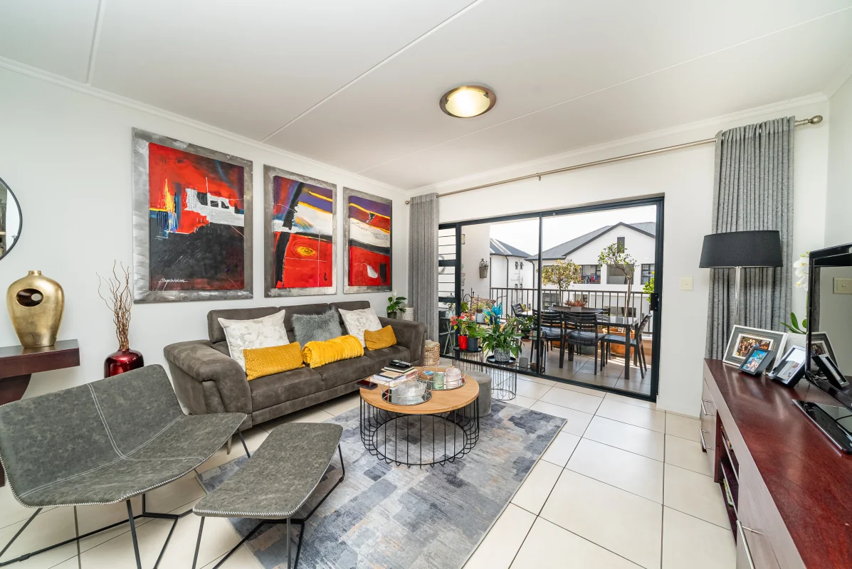 Lovely 2 Bedroom Apartment in Malakite, Greenstone Hill