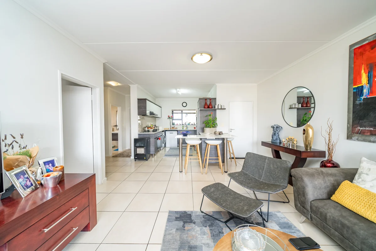 Lovely 2 Bedroom Apartment in Malakite, Greenstone Hill