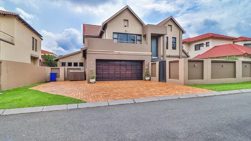 10 Coral Tree, Greenstone Hill, Edenvale
