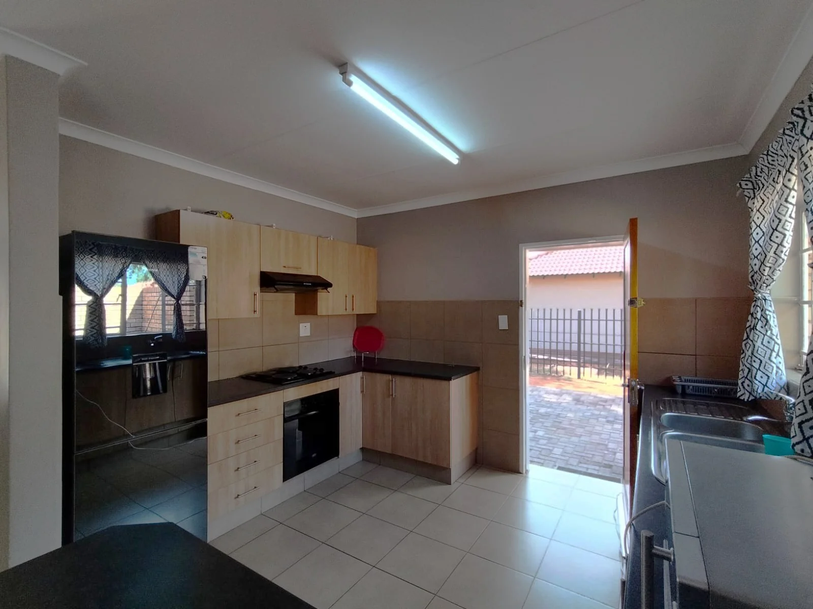 3 Bedroom House To Rent