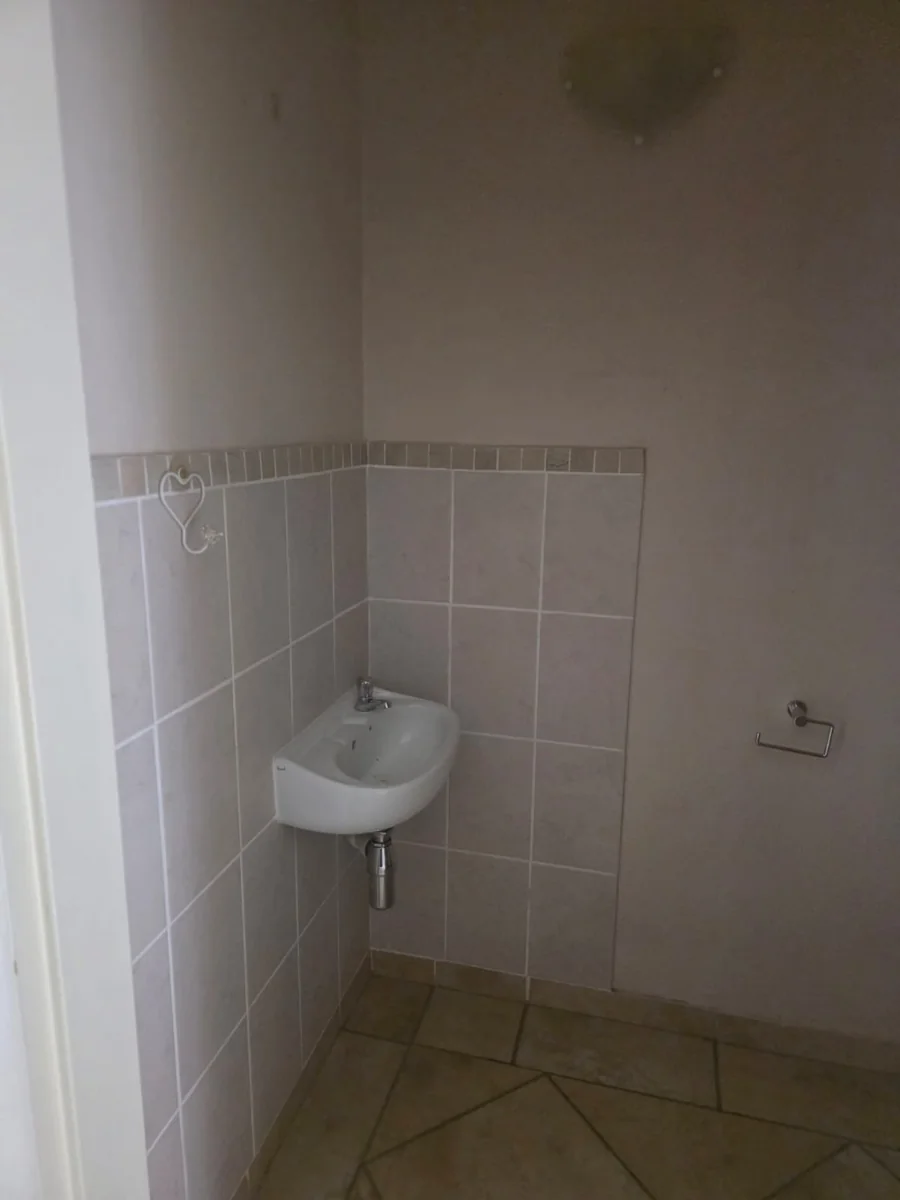 Sophisticated Urban Living: Stunning 3-Bedroom Duplex for Sale