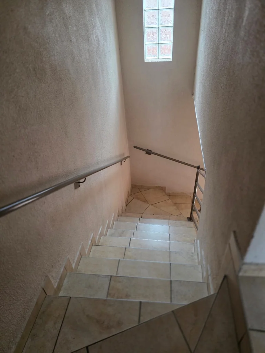 Sophisticated Urban Living: Stunning 3-Bedroom Duplex for Sale