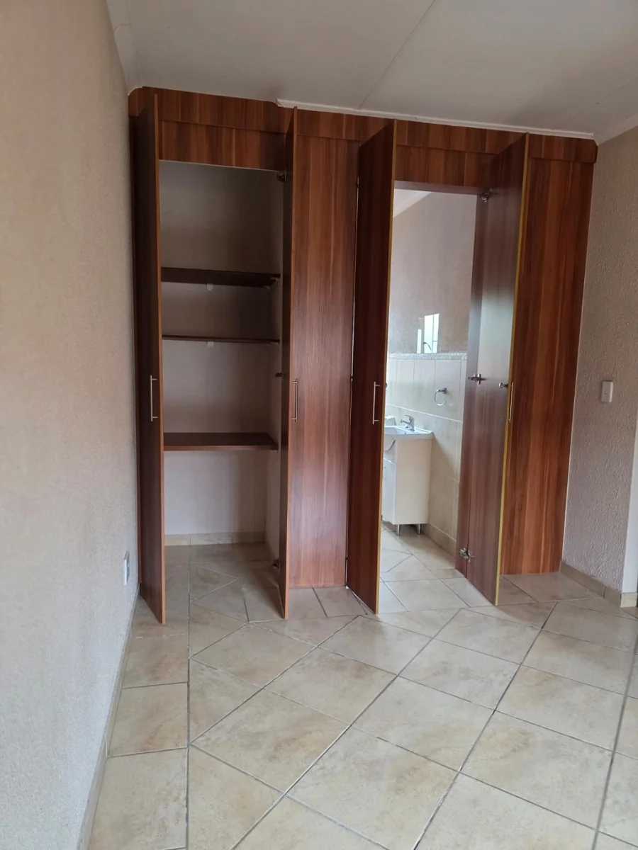 Sophisticated Urban Living: Stunning 3-Bedroom Duplex for Sale