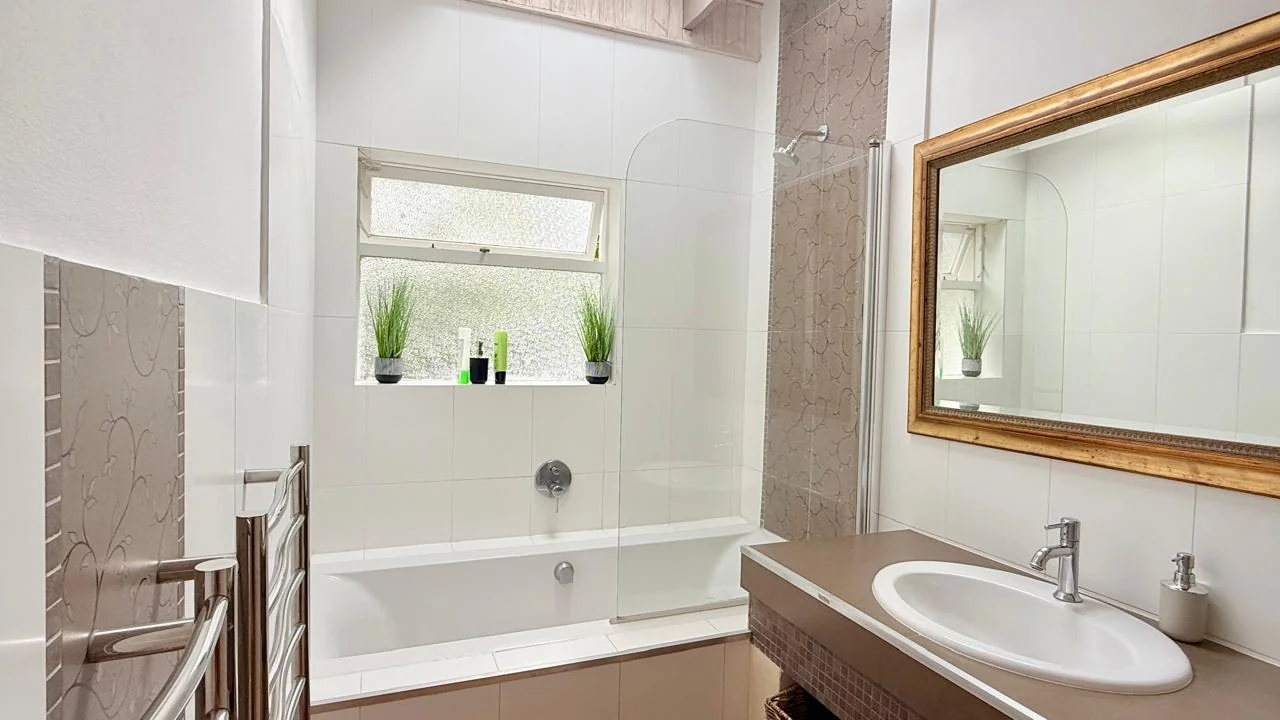 3 Bedroom fully furnished apartment available to rent for six months