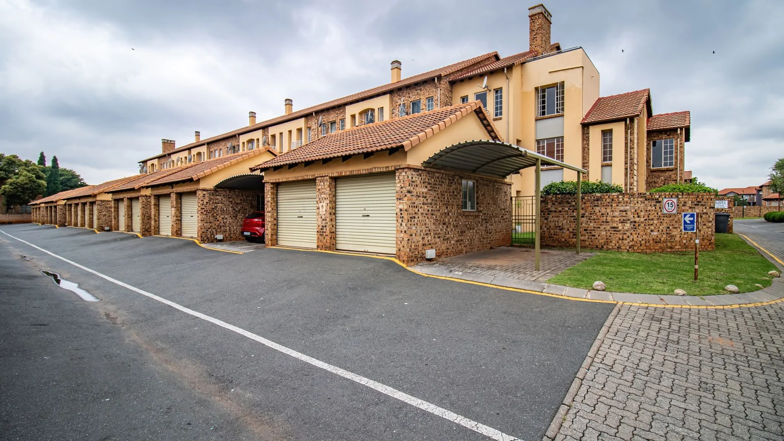 Ground Floor Apartment for Sale in Halfway Gardens