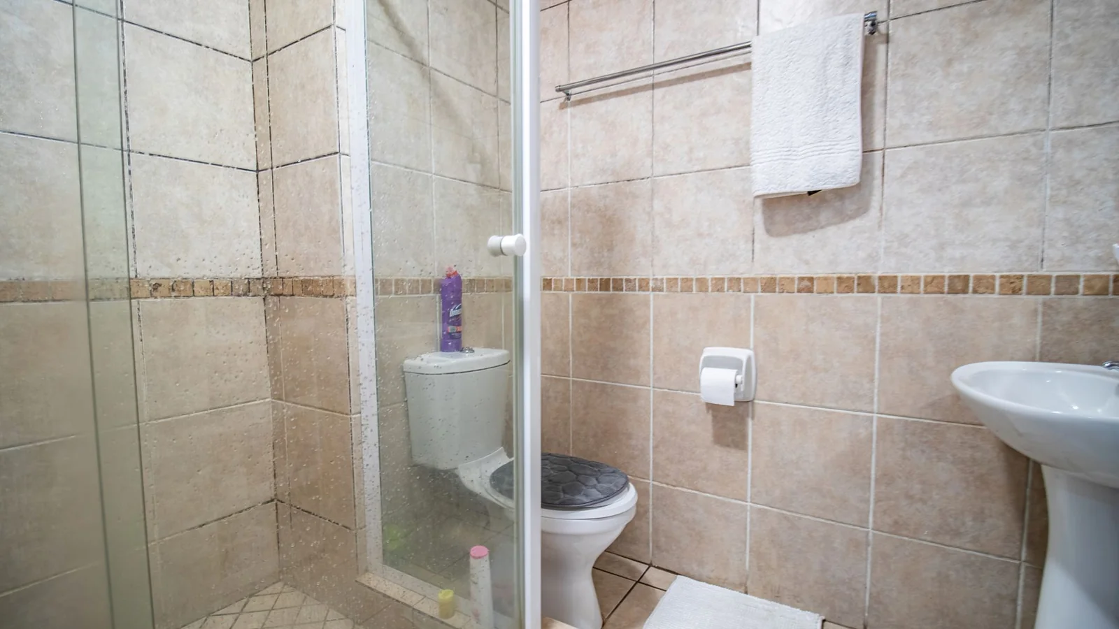 Ground Floor Apartment for Sale in Halfway Gardens