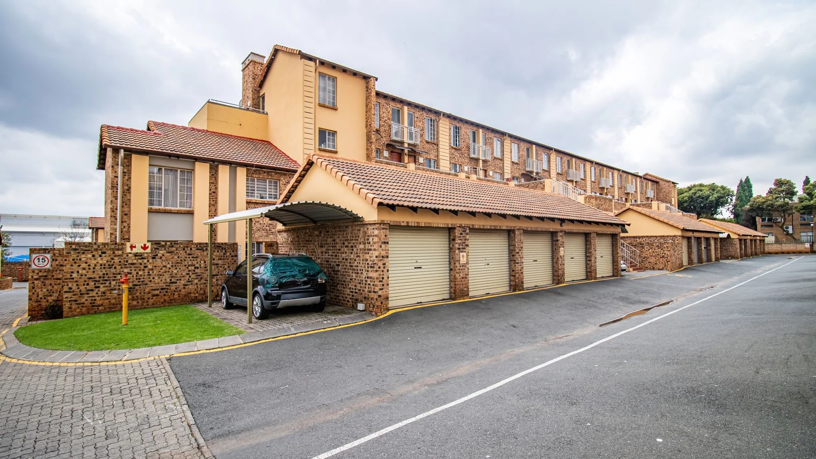 Ground Floor Apartment for Sale in Halfway Gardens