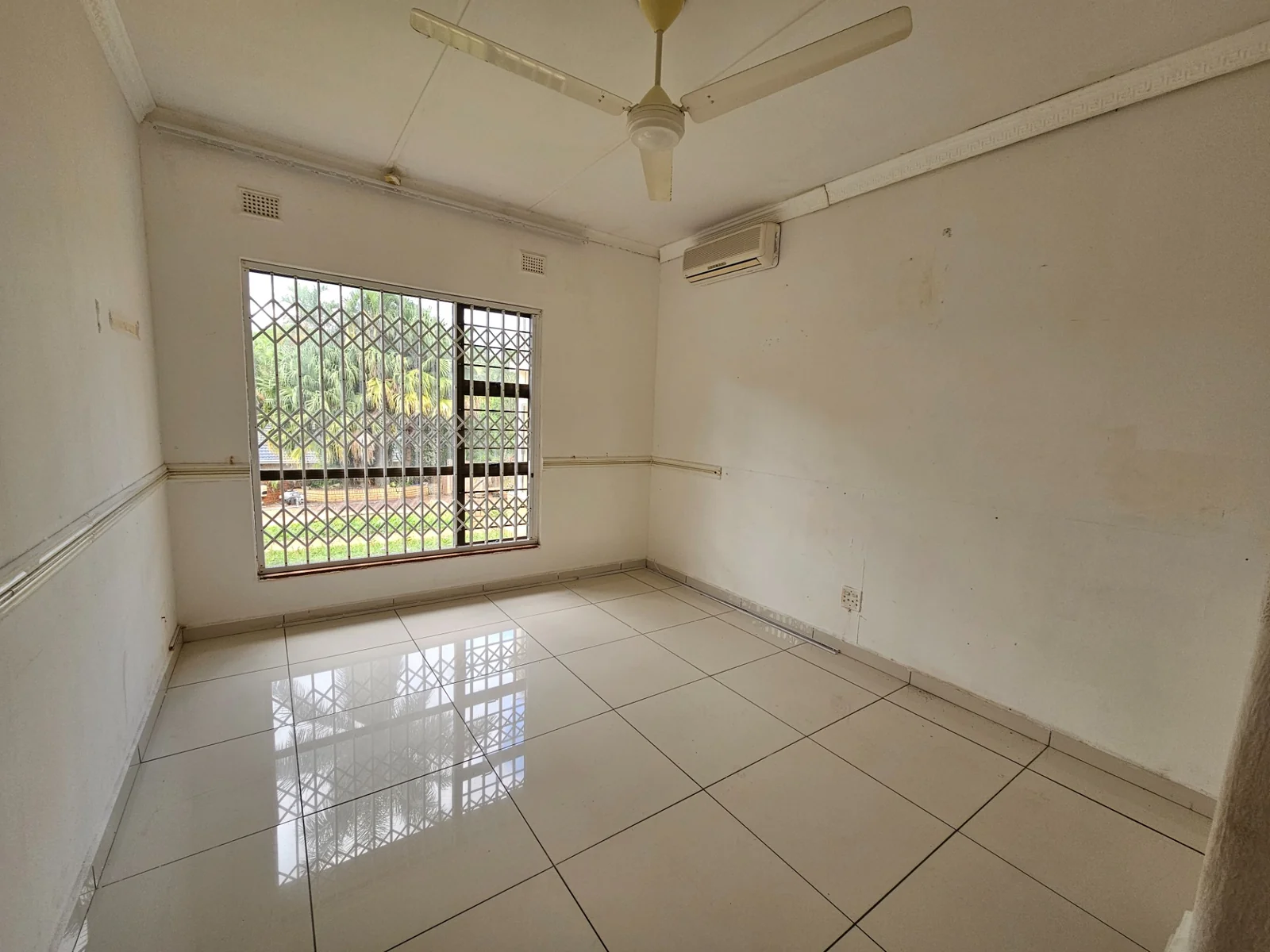 Spacious, well-situated 5 bedroomed home