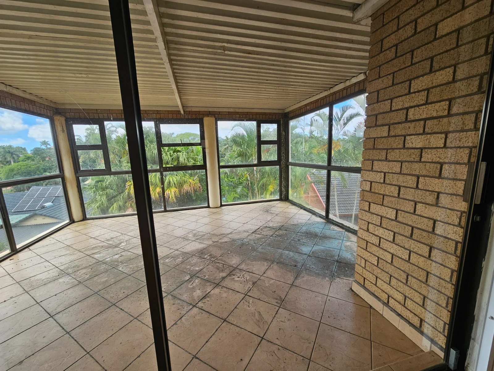 Spacious, well-situated 5 bedroomed home