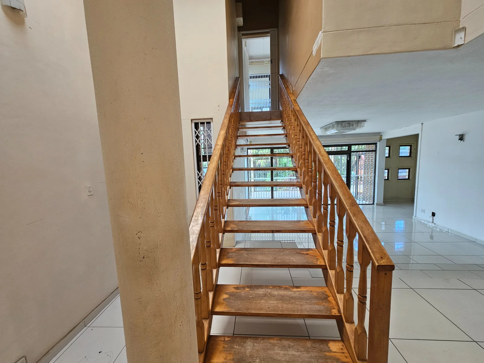 Spacious, well-situated 5 bedroomed home