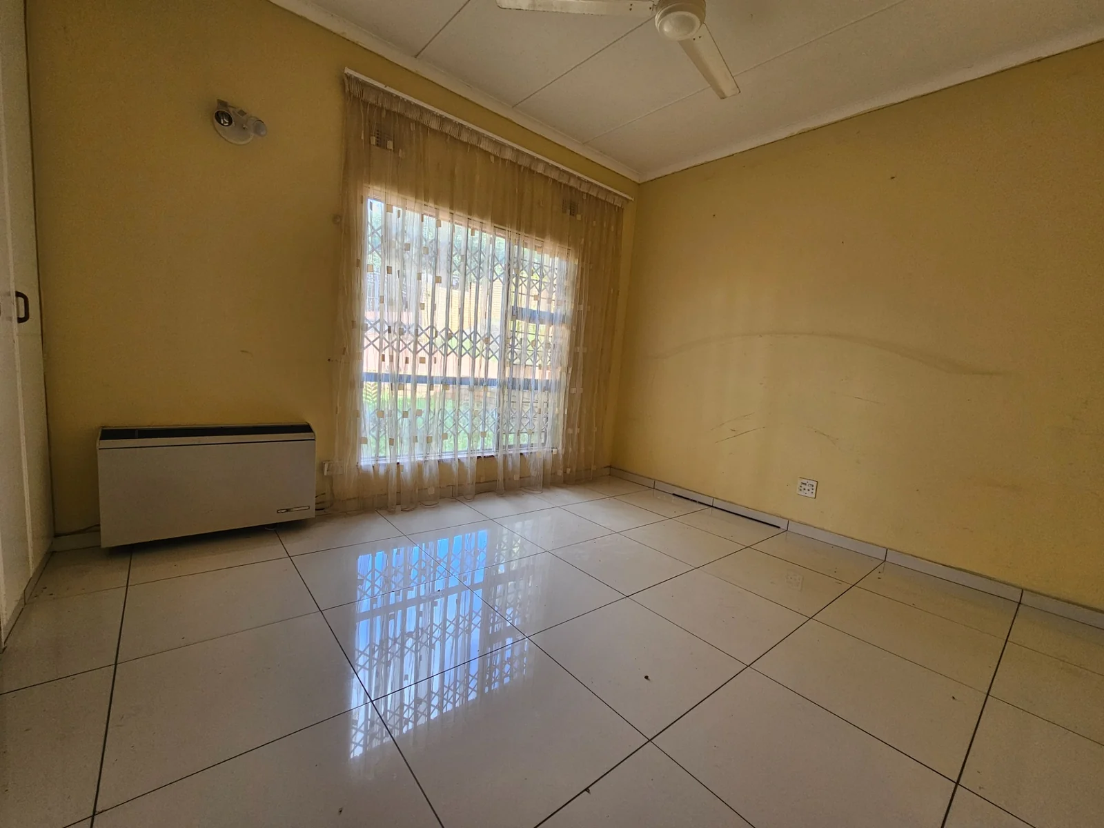 Spacious, well-situated 5 bedroomed home