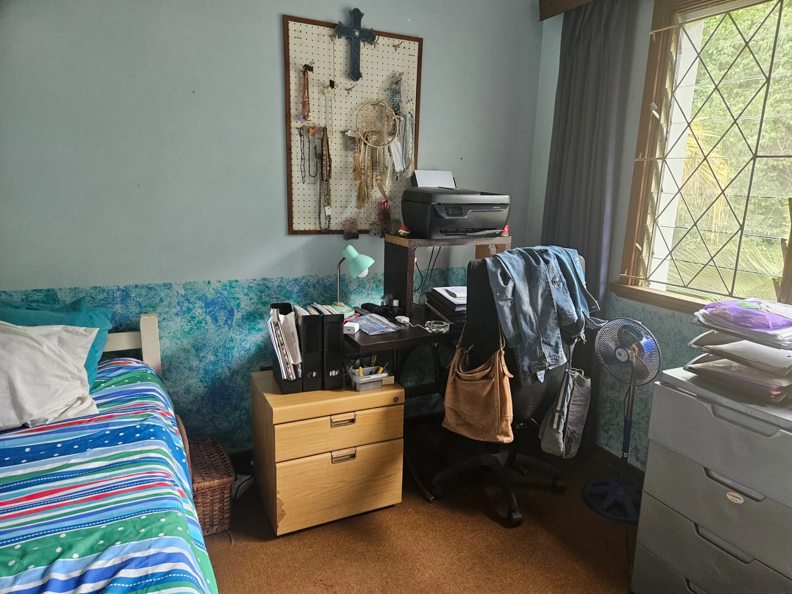 Comfortable 3 bedroom home with garden cottage