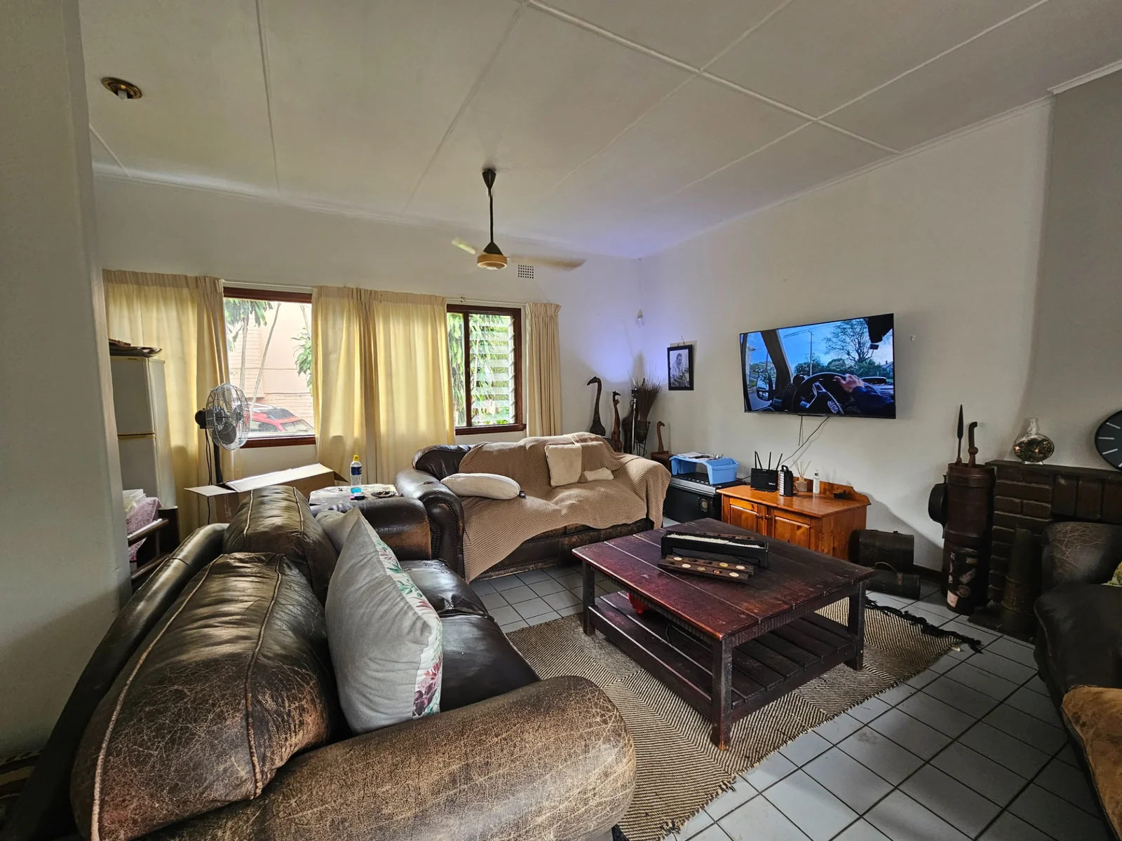 Comfortable 3 bedroom home with garden cottage