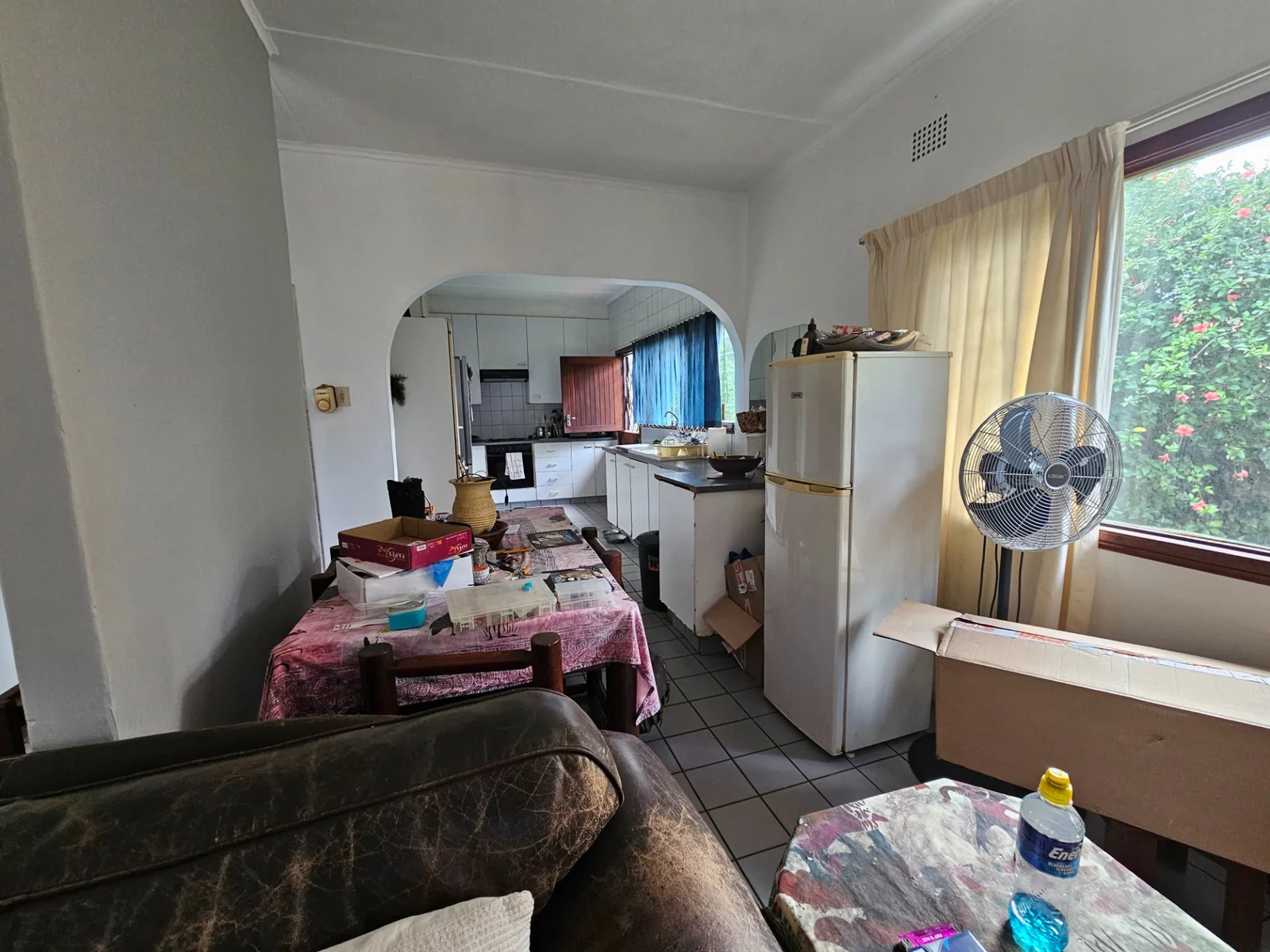 Comfortable 3 bedroom home with garden cottage