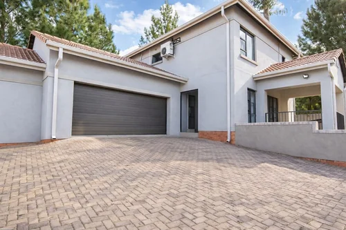 Tres Jolie, Roodepoort