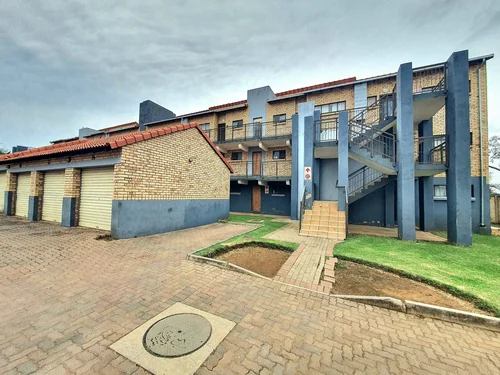 The Orchards, Akasia