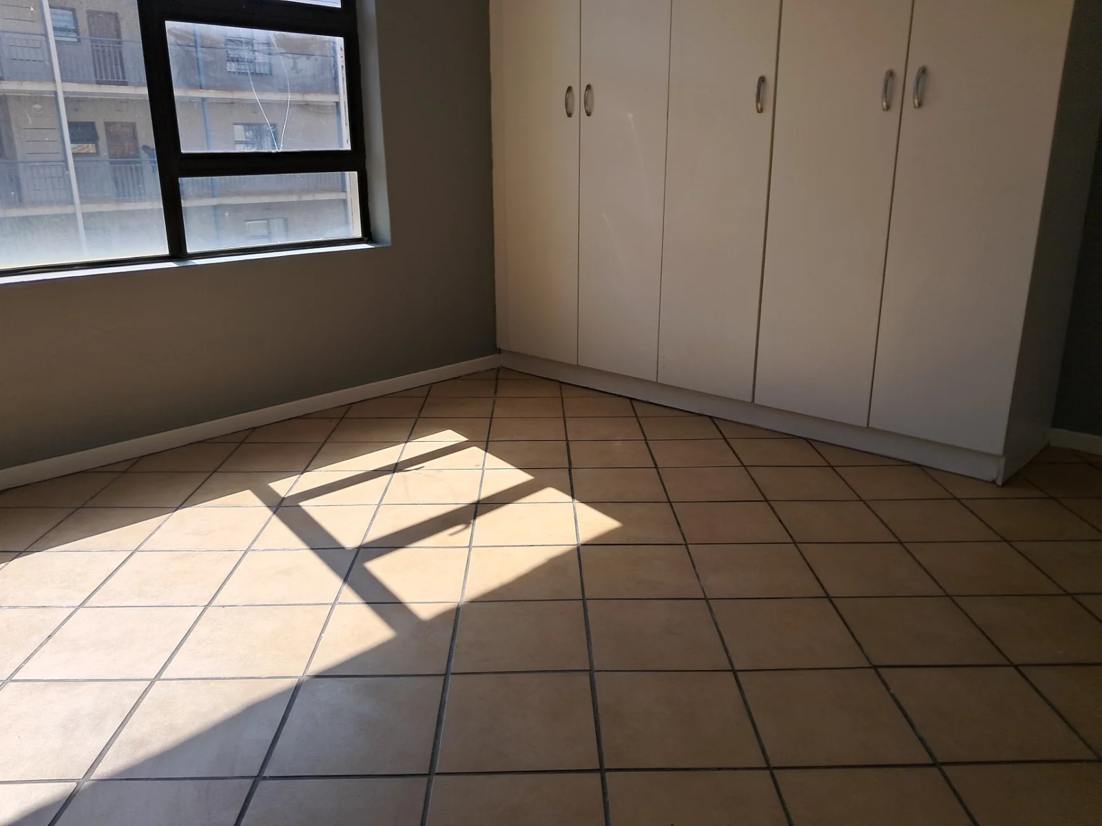 A Two-Bedroom Apartment For Rent in Florida Lake