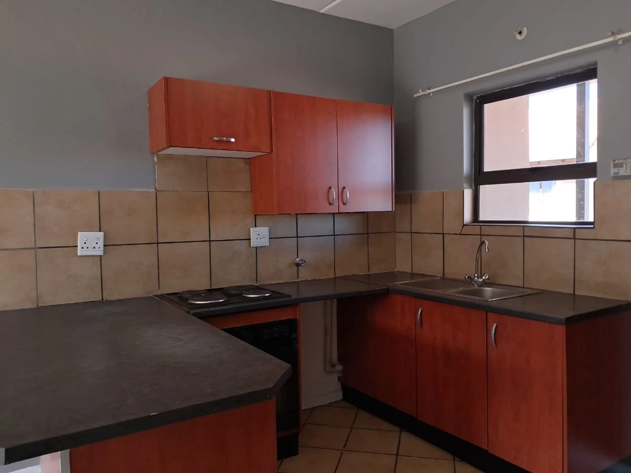 A Two-Bedroom Apartment For Rent in Florida Lake