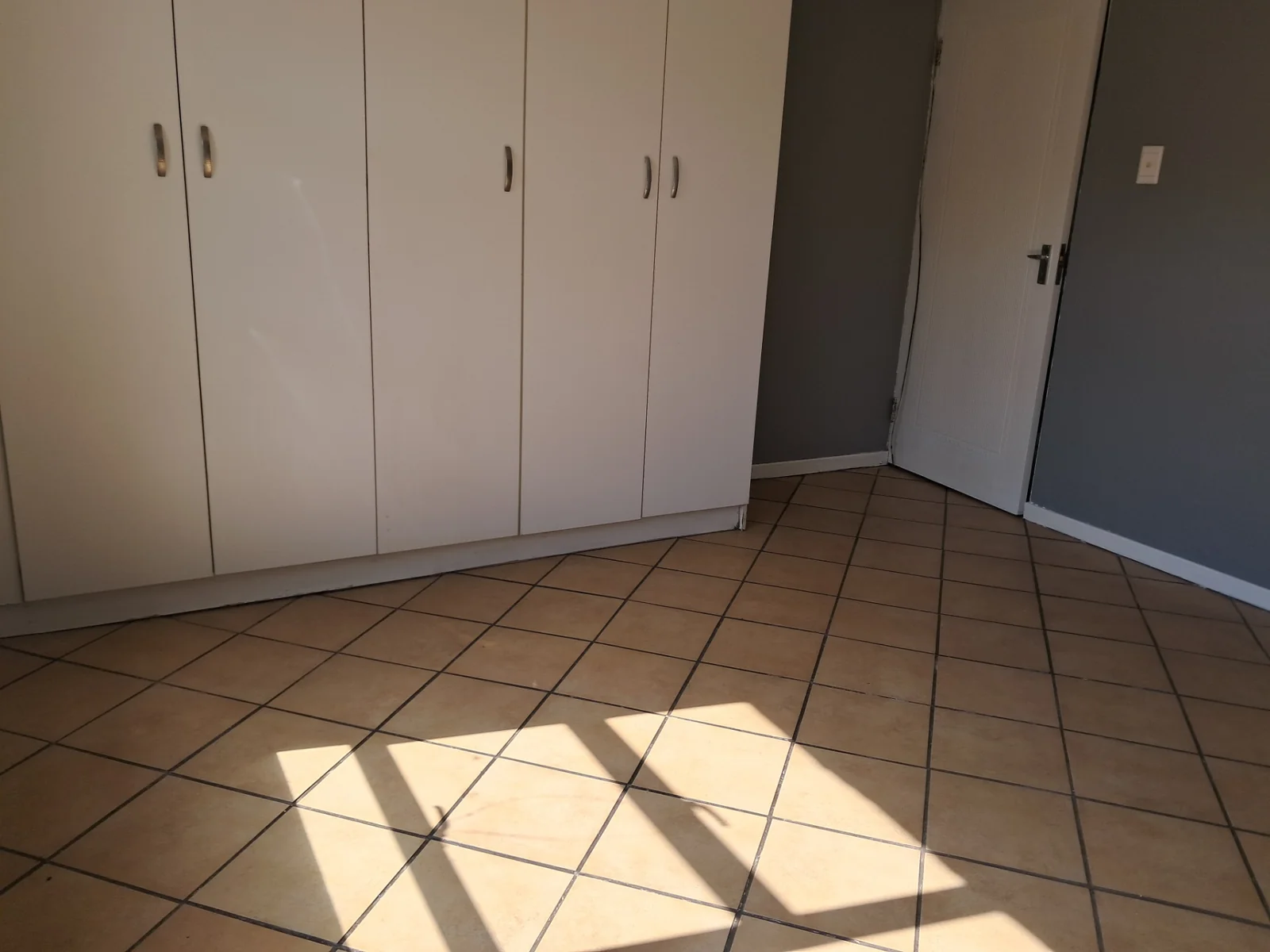 A Two-Bedroom Apartment For Rent in Florida Lake