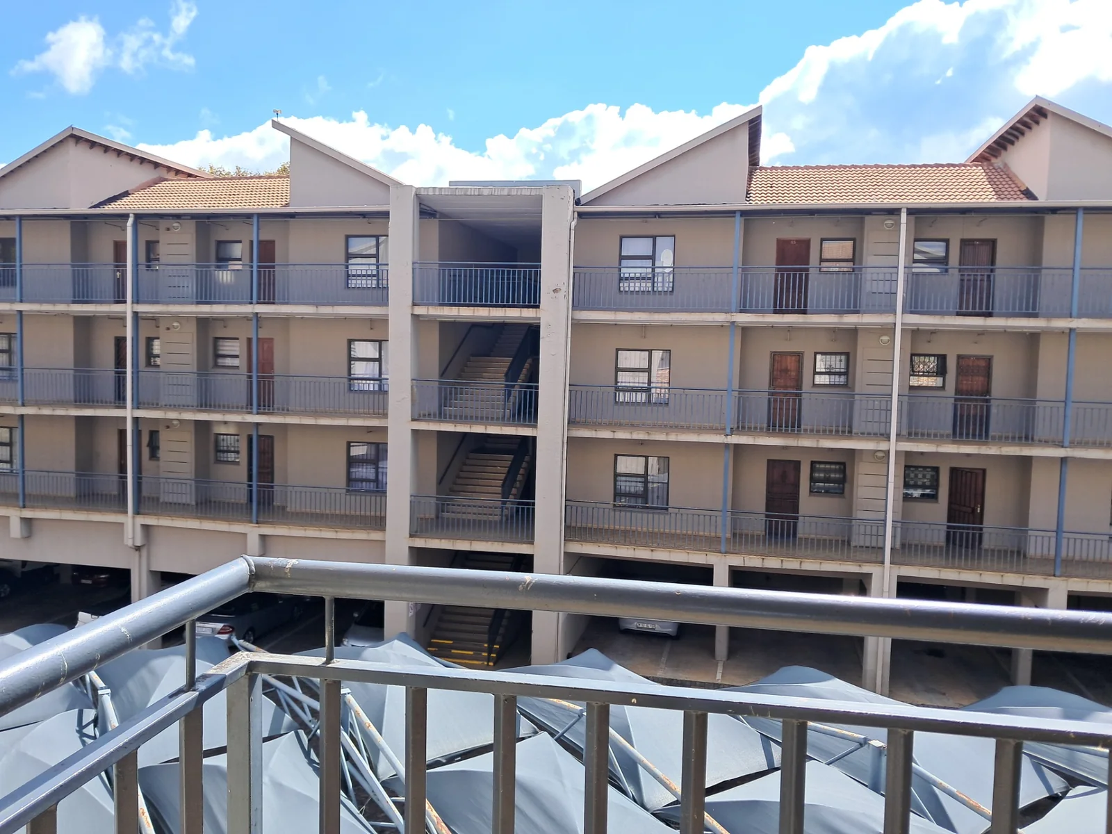 A Two-Bedroom Apartment For Rent in Florida Lake